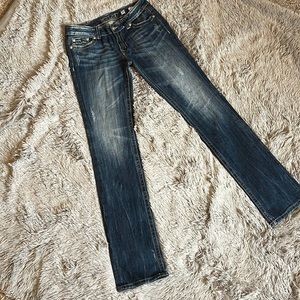 EUC Miss Me straight leg, jeans with mild distressing Sz 30, 35” inseam👖